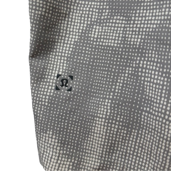 Lululemon T.H.E. Short Linerless 9" in Light Grey Men’s XL - Picture 5 of 7